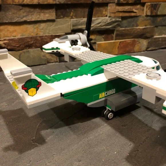 LEGO City ~ Cargo Heliplane ~ 60021 - Picture 7 of 11
